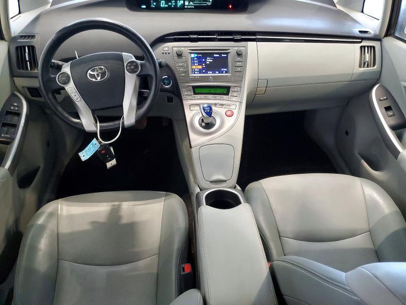 2014 TOYOTA PRIUS FOUR — Фото 8 из 12