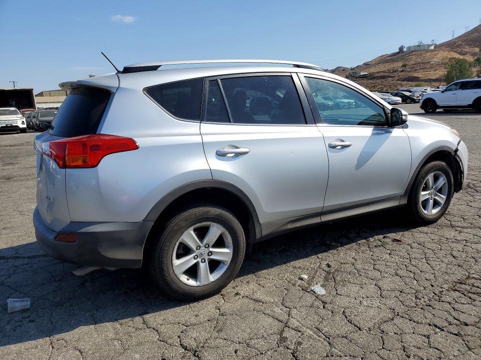 2014 TOYOTA RAV4 XLE — Фото 3 из 13