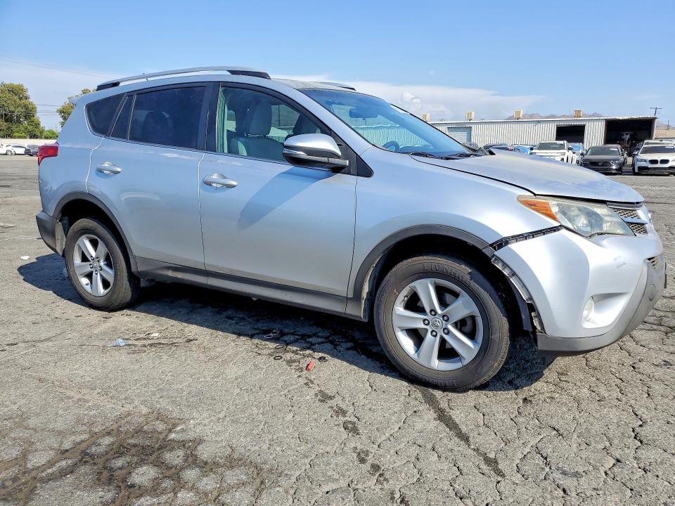 2014 TOYOTA RAV4 XLE — Фото 4 из 13