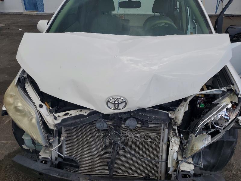 2014 TOYOTA SIENNA XLE 8-PASSENGER — Фото 12 из 14