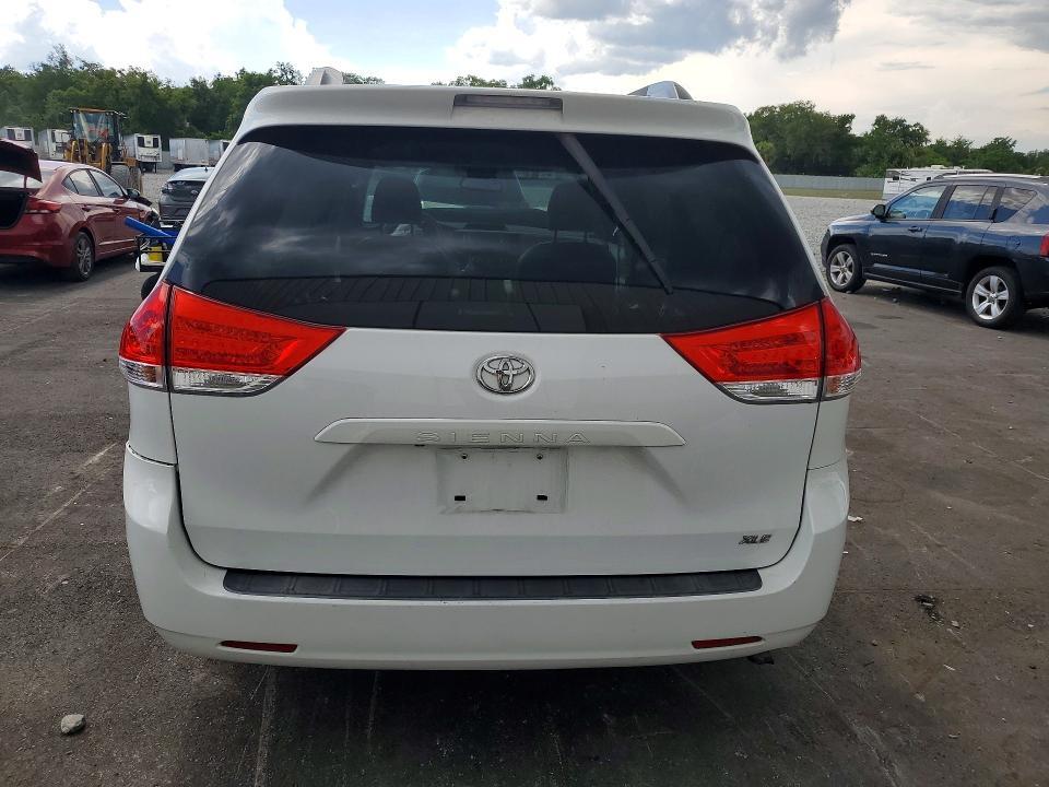 2014 TOYOTA SIENNA XLE 8-PASSENGER — Фото 6 из 14