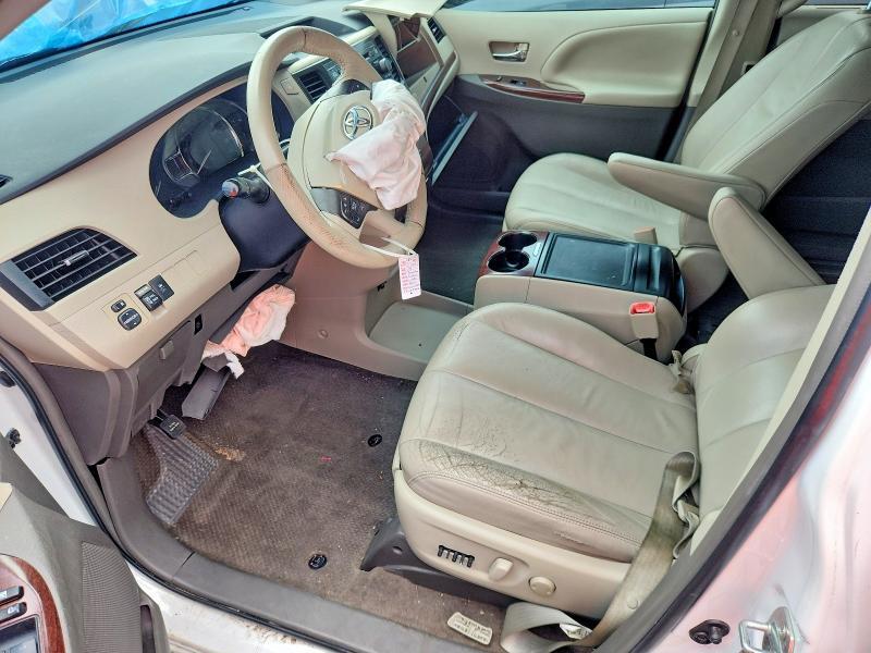 2014 TOYOTA SIENNA XLE 8-PASSENGER — Фото 7 из 14