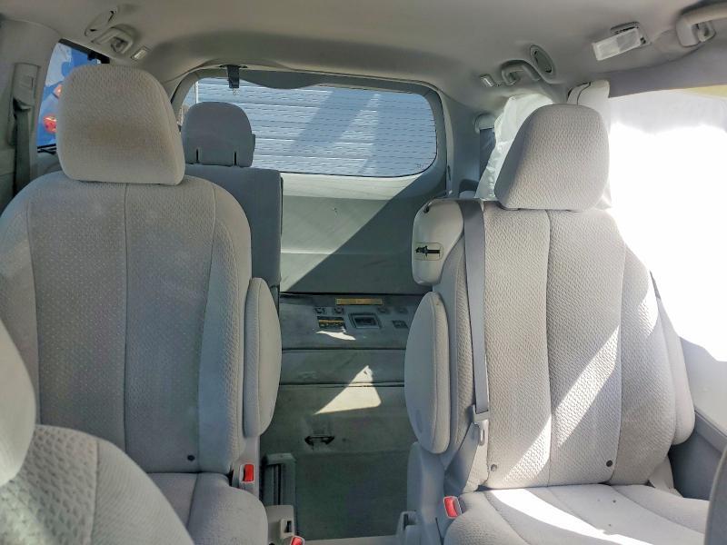 2014 TOYOTA SIENNA LE — Фото 10 из 13