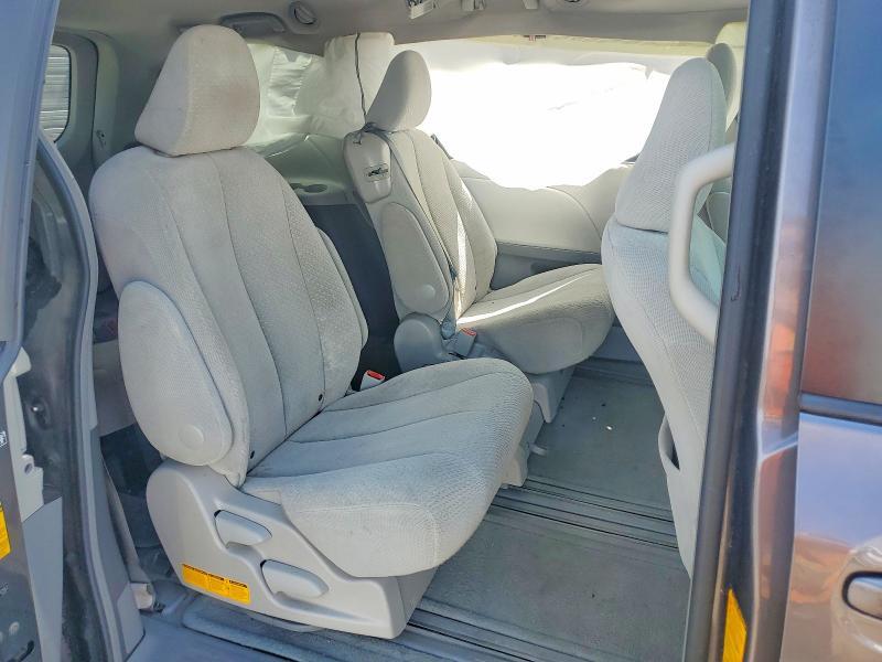 2014 TOYOTA SIENNA LE — Фото 11 из 13