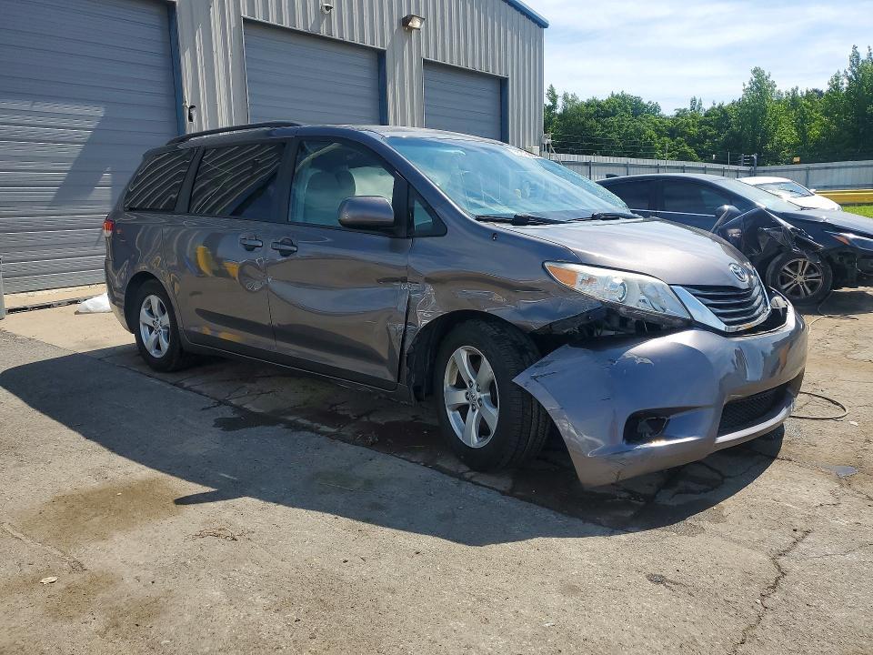 2014 TOYOTA SIENNA LE — Фото 4 из 13