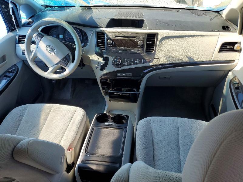 2014 TOYOTA SIENNA LE — Фото 8 из 13
