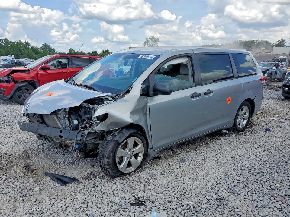 2014 TOYOTA SIENNA L 7-PASSENGER
