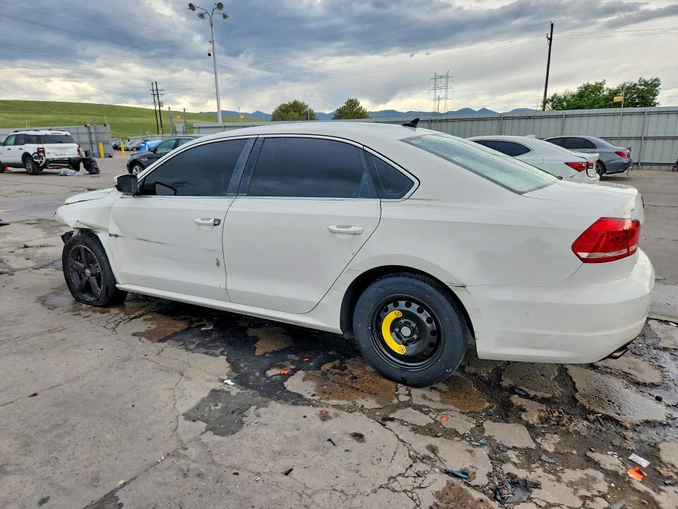 2014 VOLKSWAGEN PASSAT SE — Фото 2 из 13
