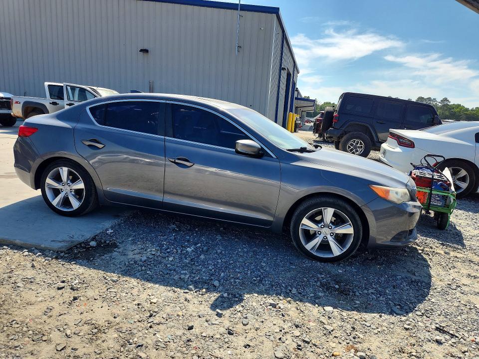 19VDE1F70DE005203 2013 ACURA ILX photo no. 4