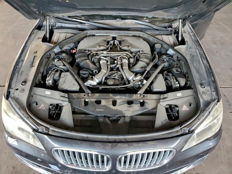 2013 BMW 750 LXI — Фото 11 из 12