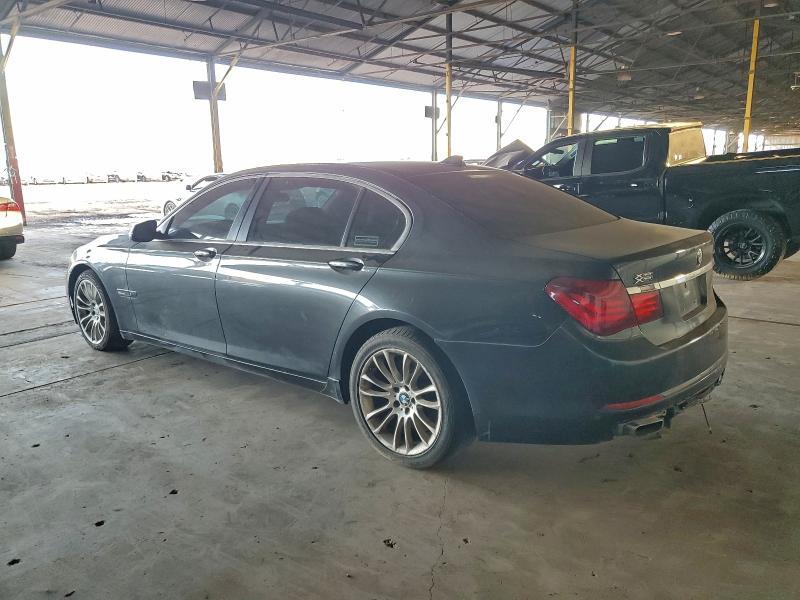 2013 BMW 750 LXI — Фото 2 из 12