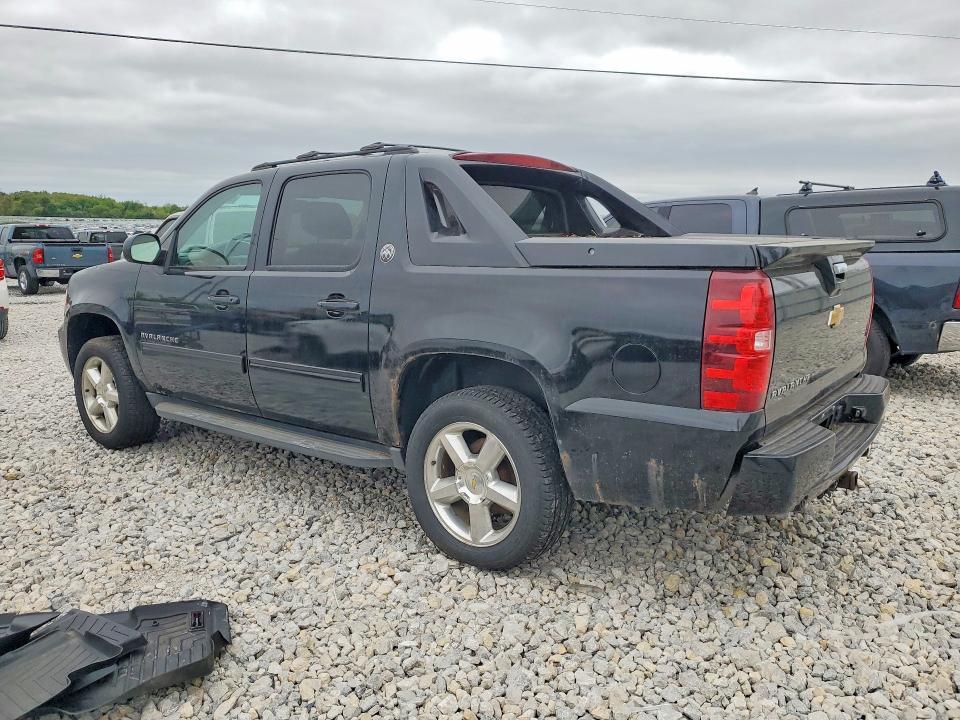 2013 CHEVROLET AVALANCHE LT — Фото 2 из 12
