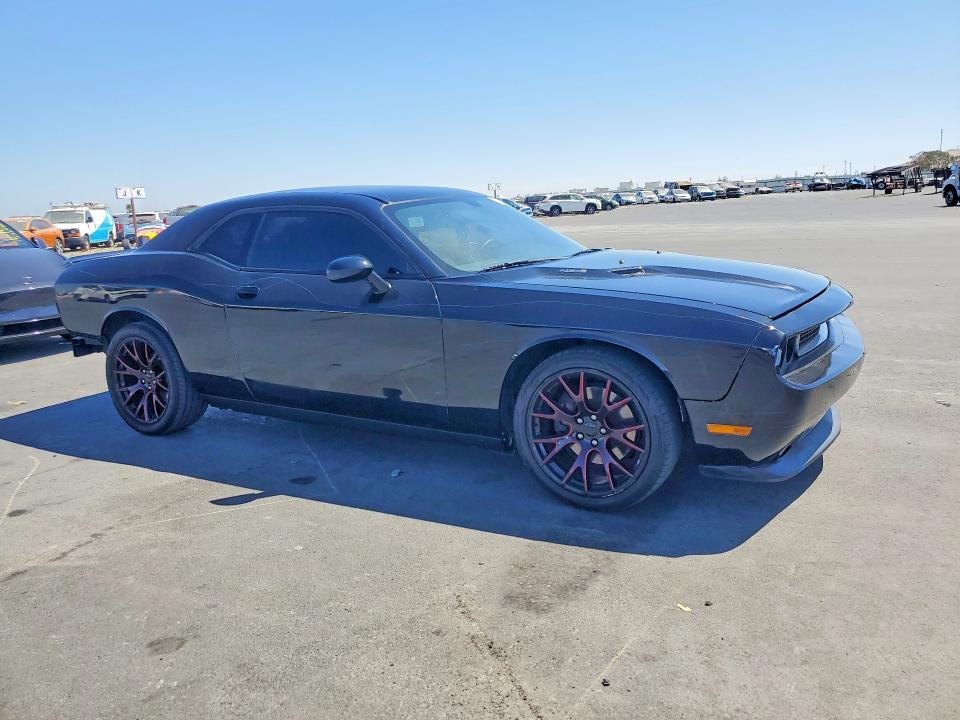 2013 DODGE CHALLENGER R/T — Фото 4 из 12