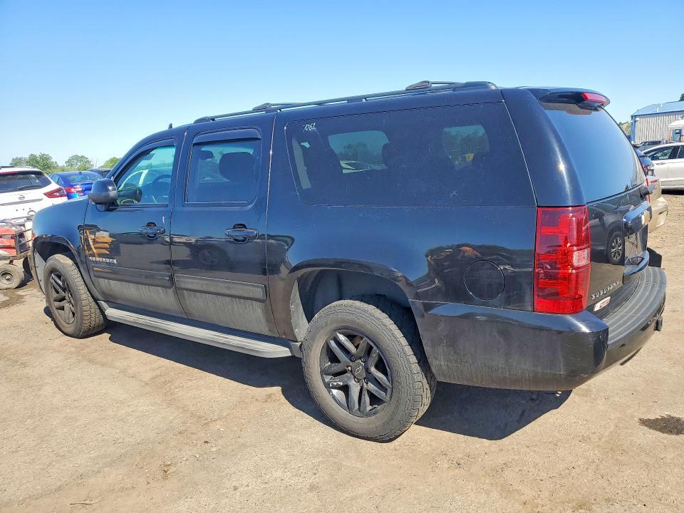 2013 CHEVROLET SUBURBAN K1500 LS — Фото 2 из 13