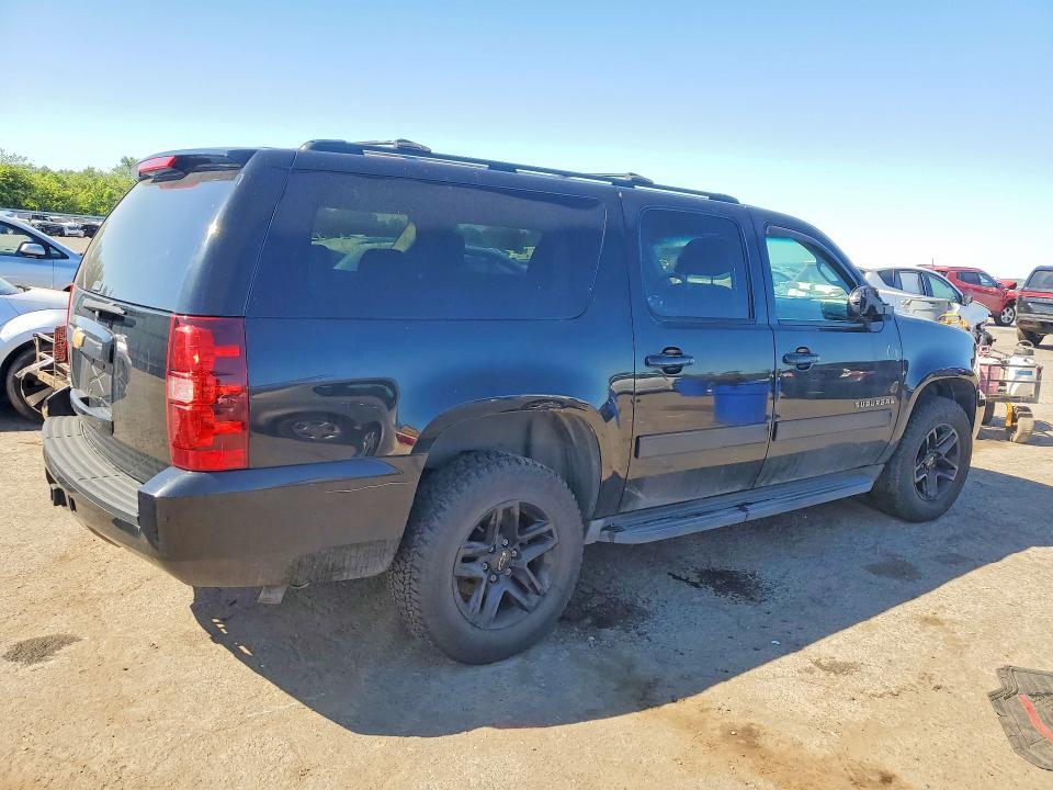 2013 CHEVROLET SUBURBAN K1500 LS — Фото 3 из 13