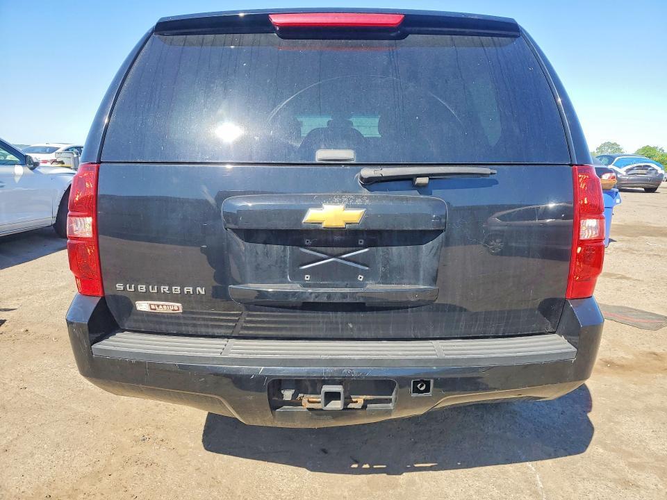 2013 CHEVROLET SUBURBAN K1500 LS — Фото 6 из 13