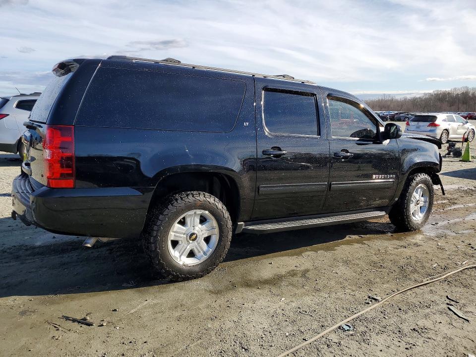 2013 CHEVROLET SUBURBAN — Фото 3 из 13