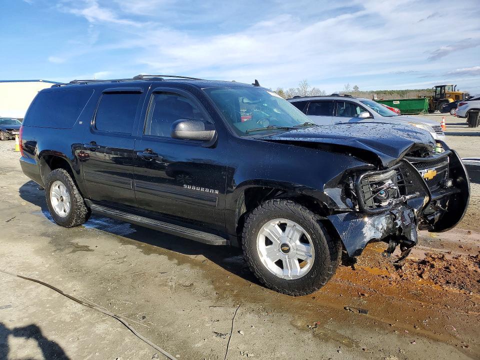 2013 CHEVROLET SUBURBAN — Фото 4 из 13
