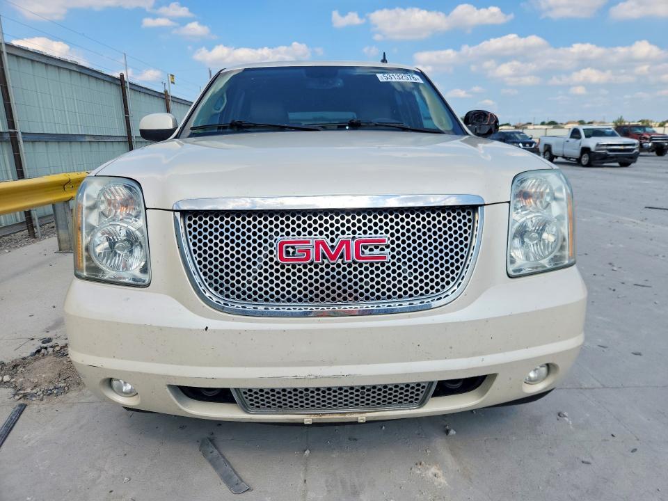 2013 GMC YUKON XL DENALI — Фото 5 из 13
