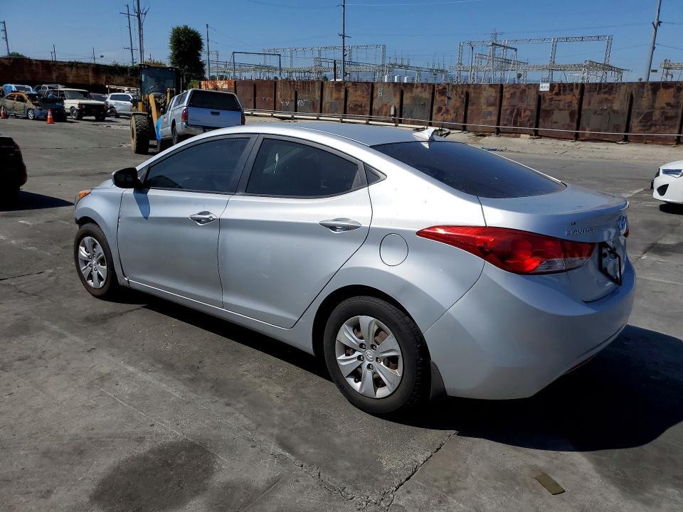 5NPDH4AE3DH415513 2013 HYUNDAI ELANTRA photo no. 2
