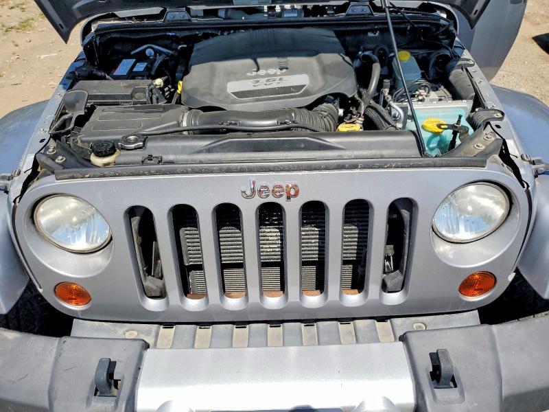 2013 JEEP WRANGLER UNLIMITED SAHARA — Фото 12 из 13