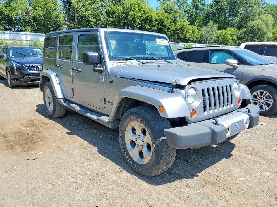 2013 JEEP WRANGLER UNLIMITED SAHARA — Фото 4 из 13