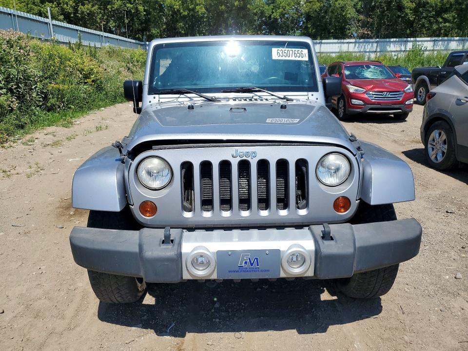 2013 JEEP WRANGLER UNLIMITED SAHARA — Фото 5 из 13