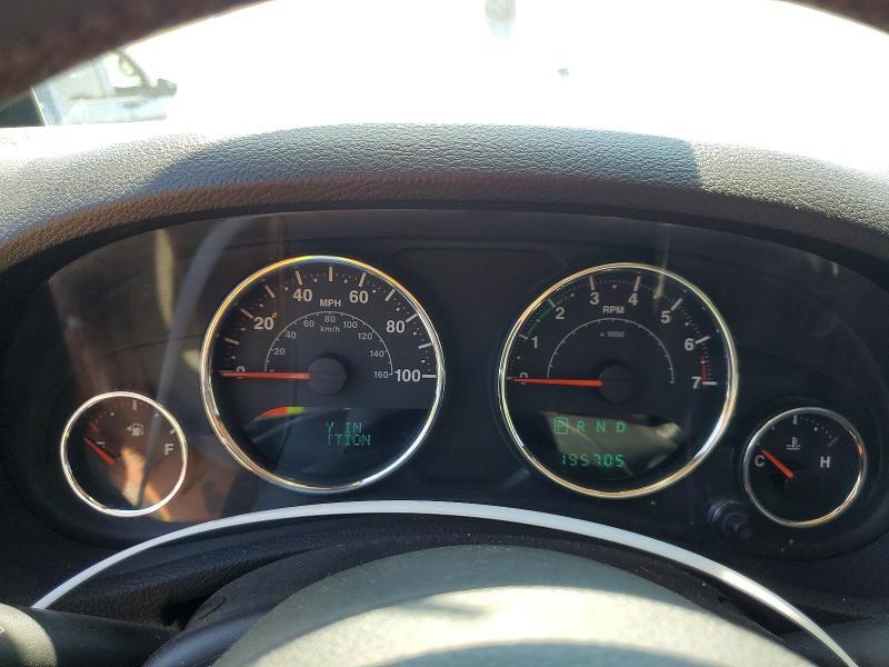 2013 JEEP WRANGLER UNLIMITED SAHARA — Фото 9 из 13