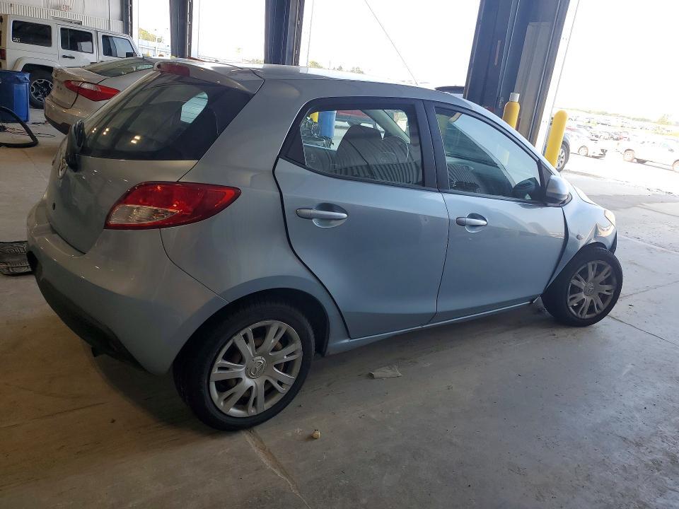 2013 MAZDA MAZDA2 — Фото 3 из 12