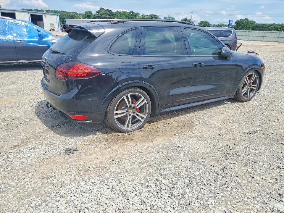2013 PORSCHE CAYENNE GTS — Фото 3 из 13