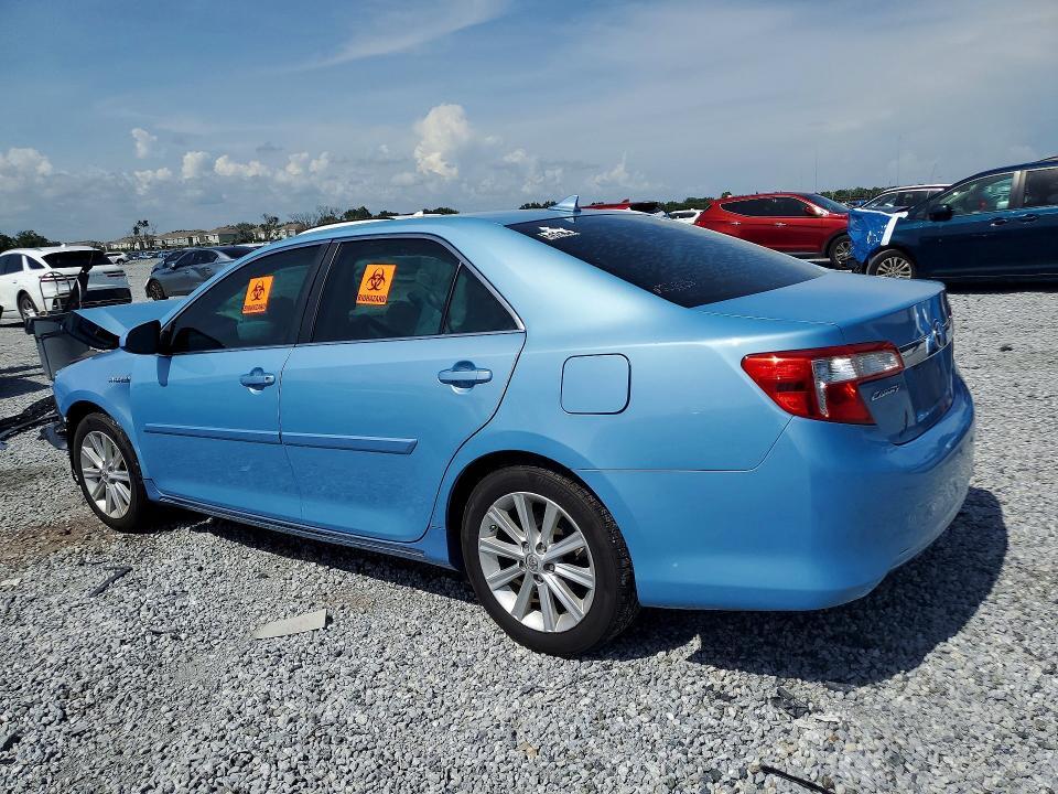 2013 TOYOTA CAMRY HYBRID XLE — Фото 2 из 12