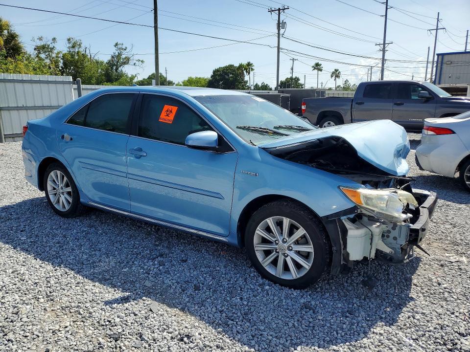 2013 TOYOTA CAMRY HYBRID XLE — Фото 4 из 12