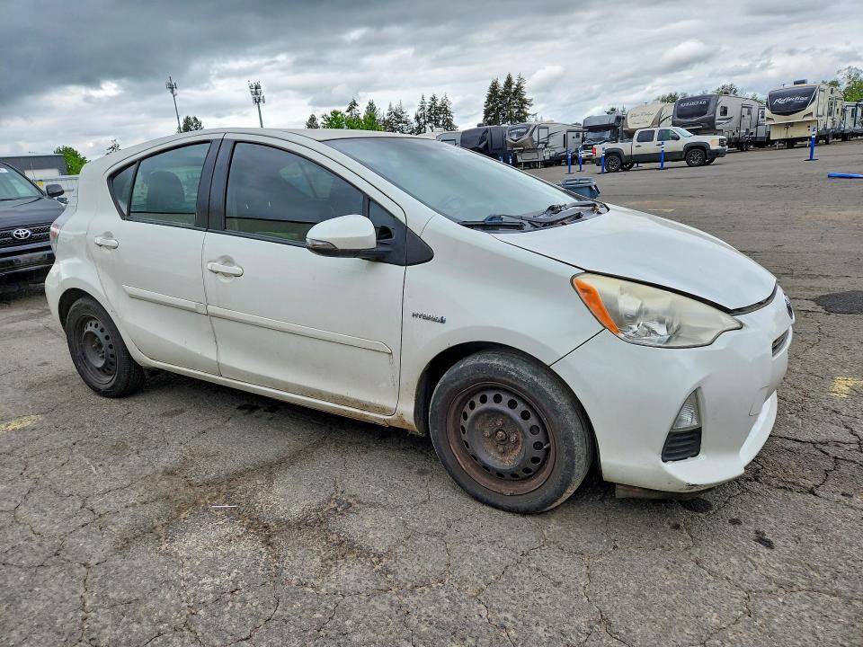 2013 TOYOTA PRIUS C TWO — Фото 4 из 12