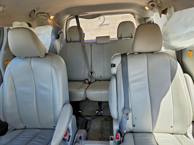 2013 TOYOTA SIENNA XLE 8-PASSENGER — Фото 10 из 14