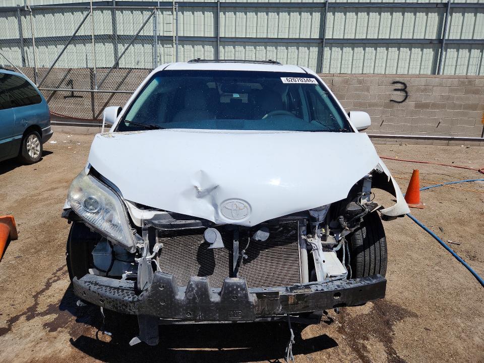 2013 TOYOTA SIENNA XLE 8-PASSENGER — Фото 5 из 14