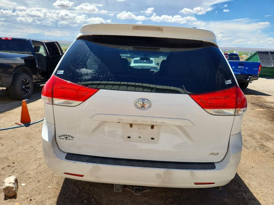 2013 TOYOTA SIENNA XLE 8-PASSENGER — Фото 6 из 14
