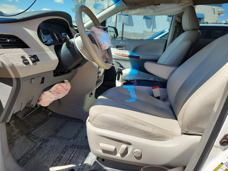 2013 TOYOTA SIENNA XLE 8-PASSENGER — Фото 7 из 14