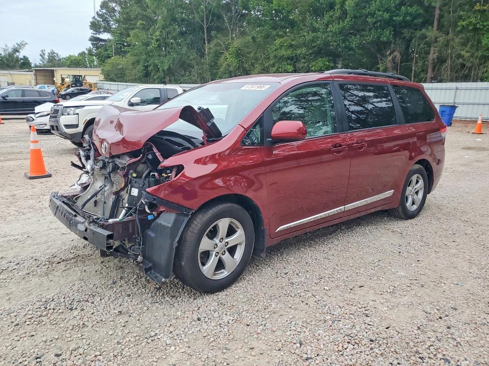 5TDKK3DC8DS302910 2013 TOYOTA SIENNA photo no. 1