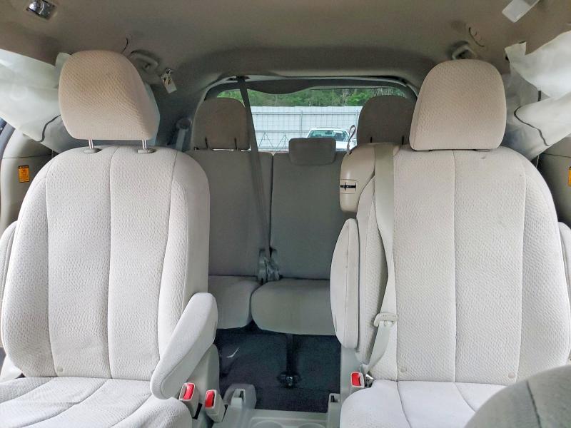 5TDKK3DC8DS302910 2013 TOYOTA SIENNA photo no. 10