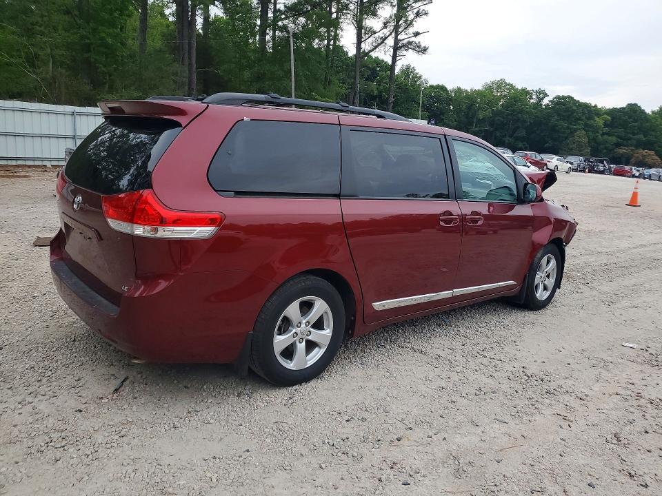 5TDKK3DC8DS302910 2013 TOYOTA SIENNA photo no. 3