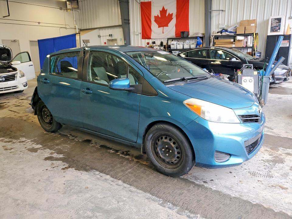 2013 TOYOTA YARIS 5-DOOR L — Фото 4 из 13