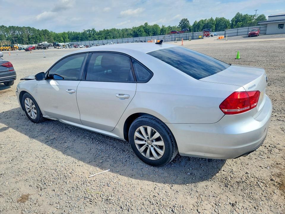 1VWAH7A35DC140268 2013 VOLKSWAGEN PASSAT photo no. 2