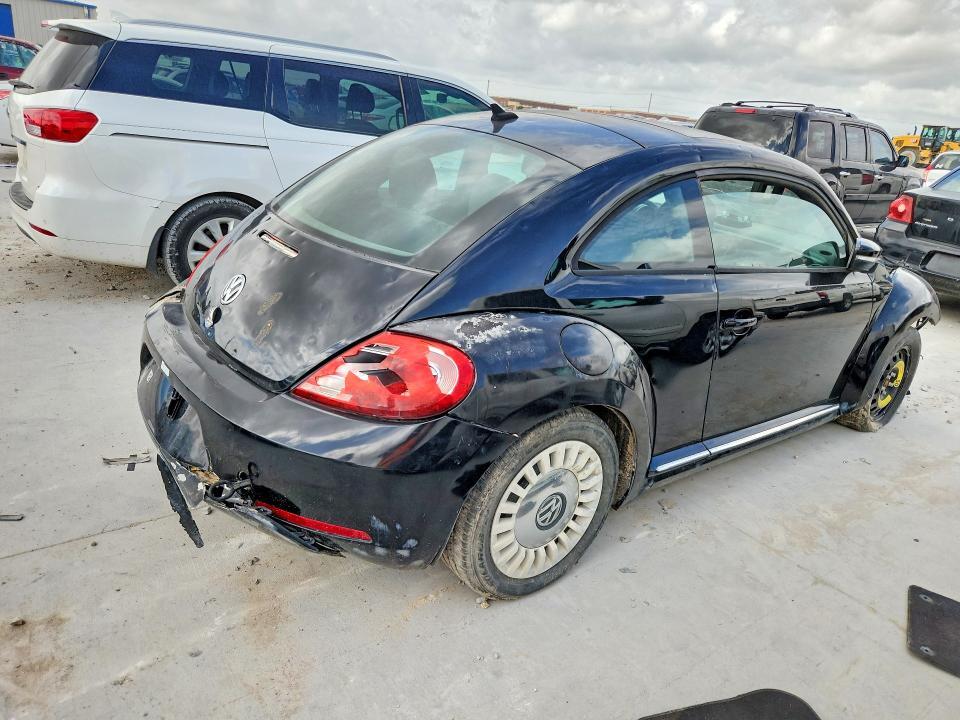 2013 VOLKSWAGEN BEETLE — Фото 3 из 12