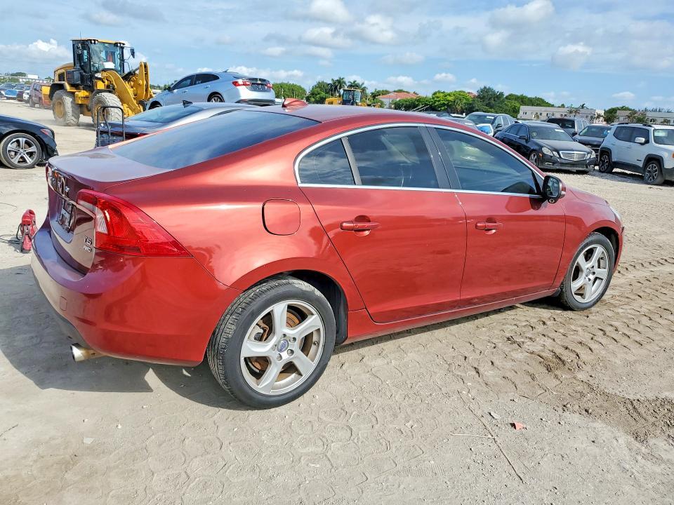 2013 VOLVO S60 T5 — Фото 3 из 12