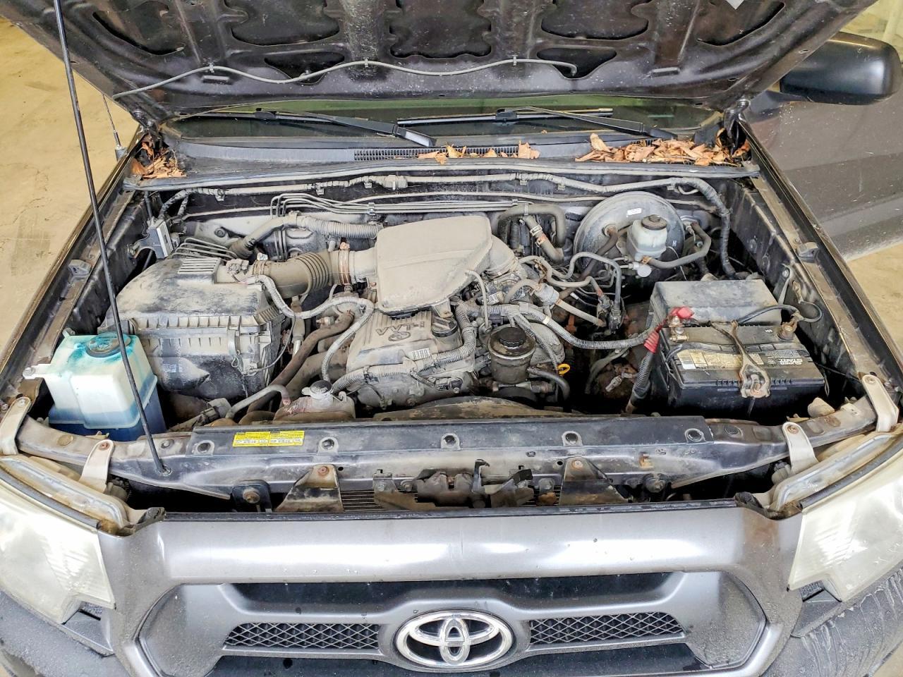 2012 TOYOTA TACOMA — Фото 11 из 12