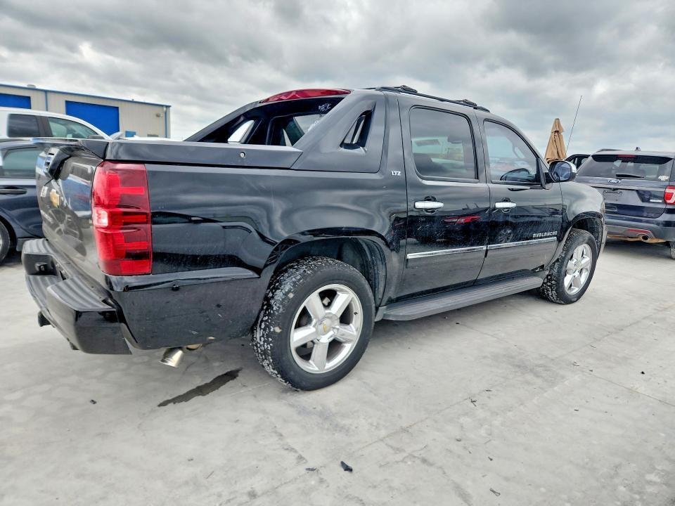 2012 CHEVROLET AVALANCHE LTZ — Фото 3 из 12