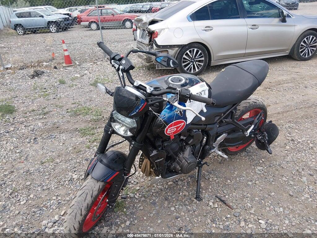 SMTL21U48TTCJ5093 2026 TRIUMPH MOTORCYCLE TRIDENT 660 photo no. 2