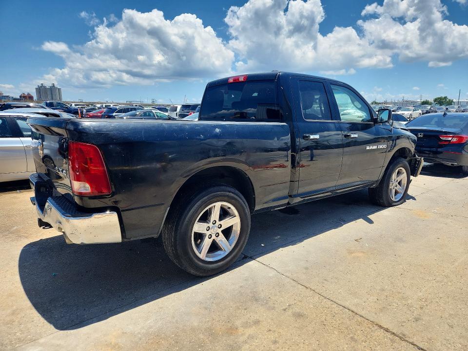 2012 DODGE RAM 1500 SLT — Фото 3 из 13