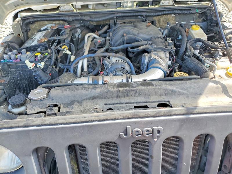 2012 JEEP WRANGLER SAHARA — Фото 11 из 12