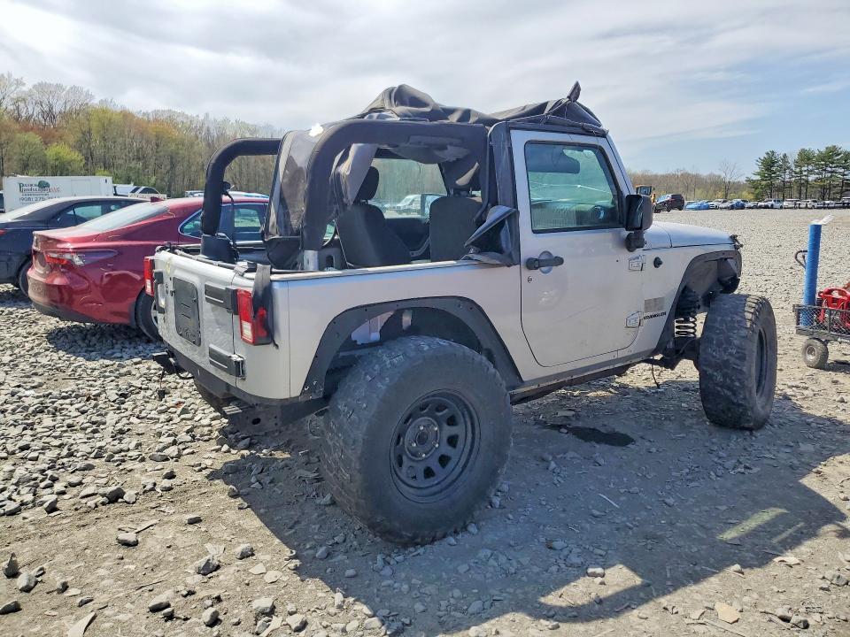 2012 JEEP WRANGLER SAHARA — Фото 3 из 12